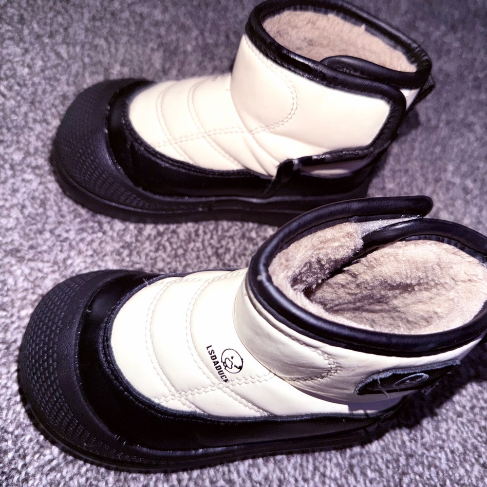 Kids Winter Boots - Cream and Black